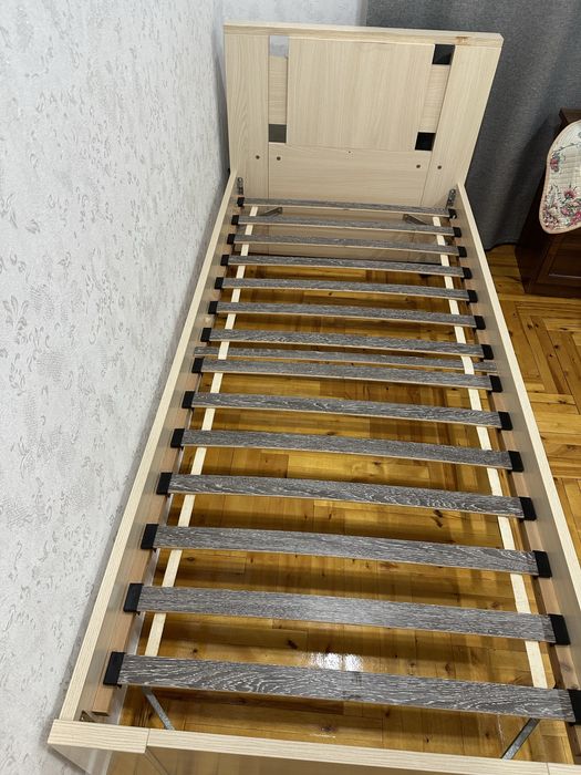 Продам кровать ортопедическую с матрасом