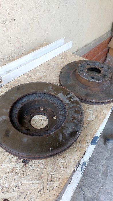 Тормозные диски  на субару в4