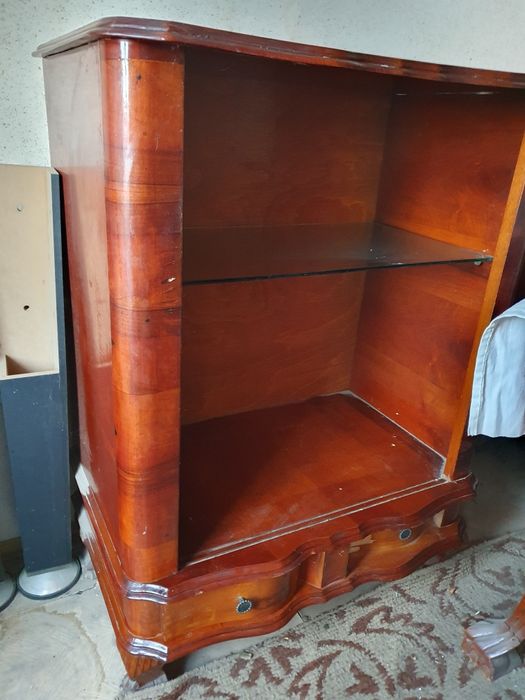 Mobila veche de vanzare