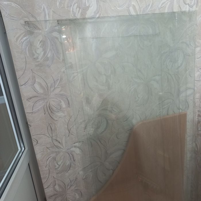 Стекла 4 мм. хорошем состоянии