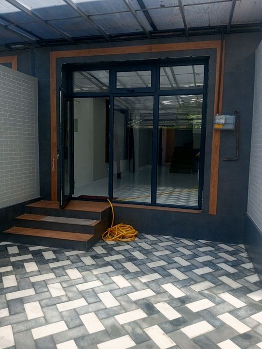 Продам коттедж в самом центре ориентир за Океаном. Гост.Ро