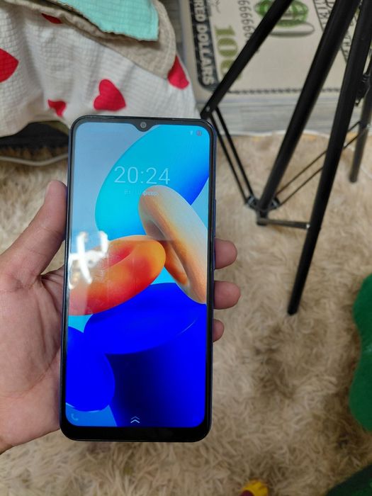 Продается телефон