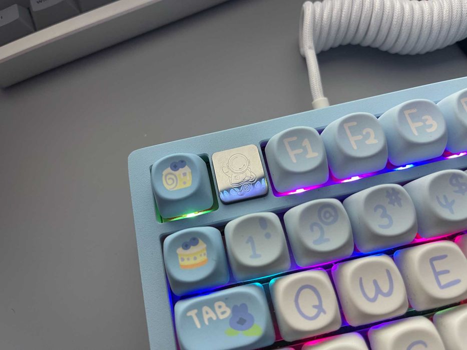 Tastatura mecanica LEOBOG Hi75 – Limited Edition Blueberry