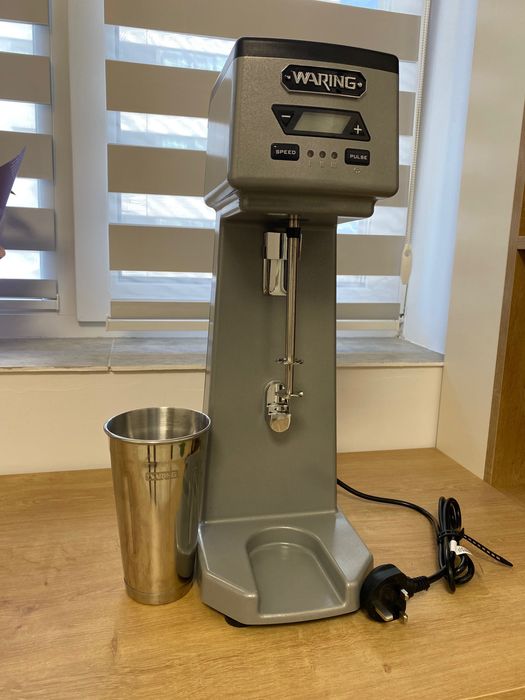 Mixer profesional frappe cu timer și alte funcții, marca Waring.