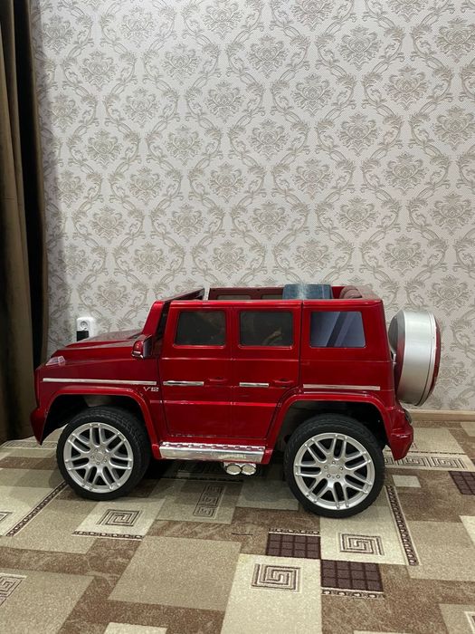 Продам машину детскую