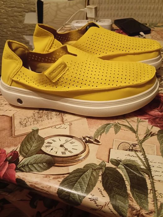 Продам мужские макасины