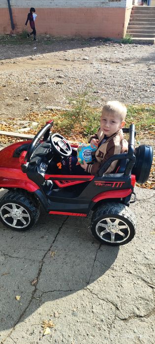 Продаётся детский электро автомобиль б/у в идеальном состоянии