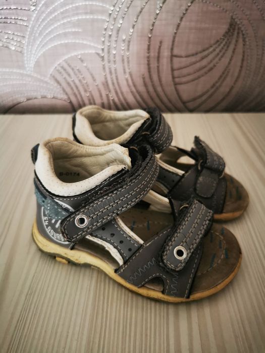 Продам новые сандали