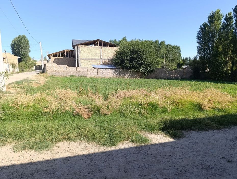 Yer srochni sotiladi 10 sotix qarorda zaxvad 2 sotix