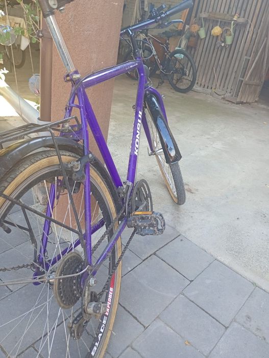 Vând bicicleta din imagine.