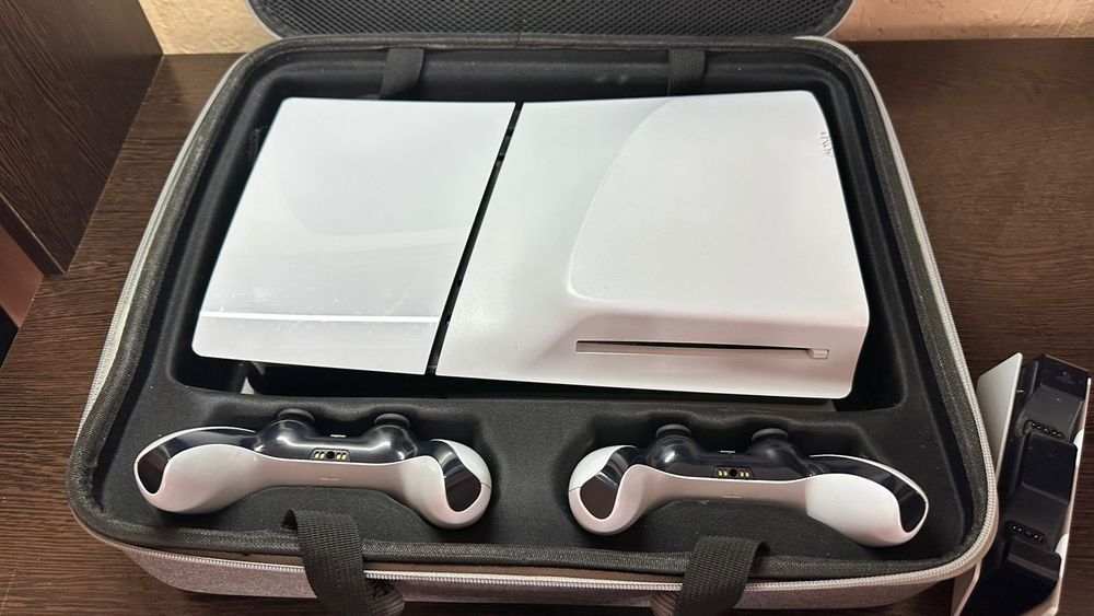 PlayStation 5 Slim , на 1 Тб памяти
