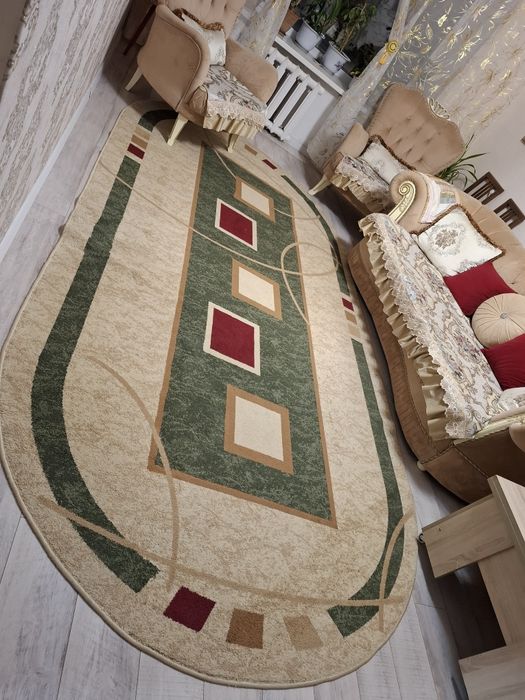 Продам ковёр натуральный овальный