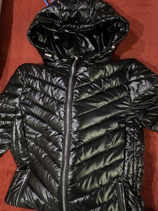 Geaca lucioasa neagra dama