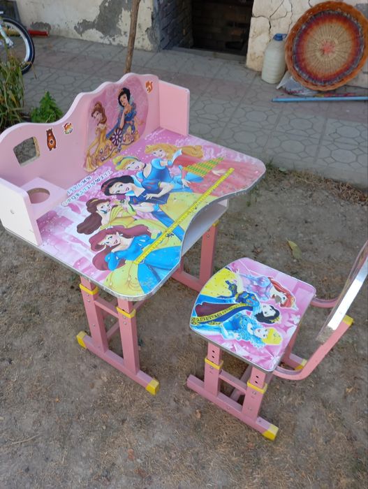 Детская парта для девочек