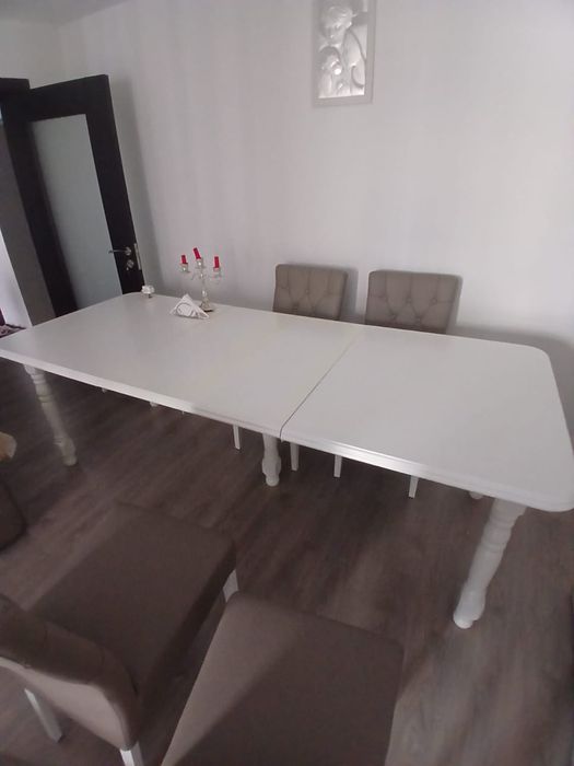 Masa extensibila  si 4 scaune