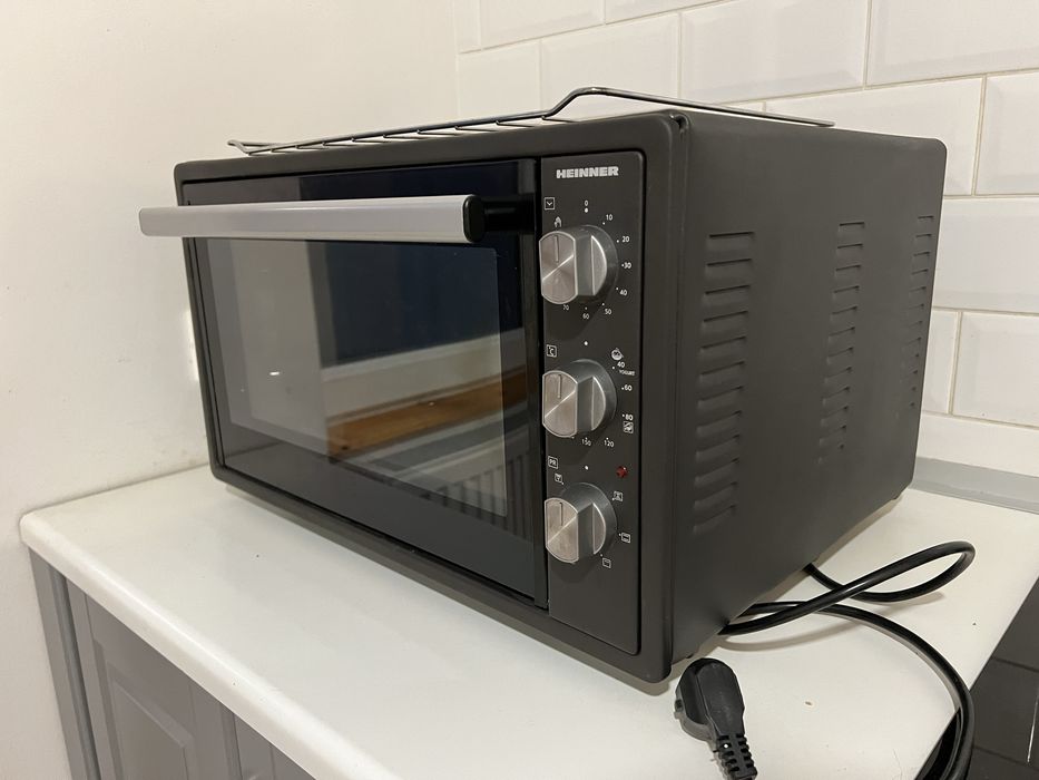 Cuptor electric heinner