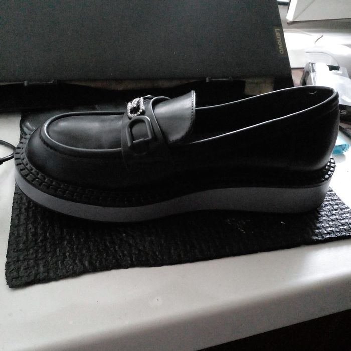 Продам обувь на девочку