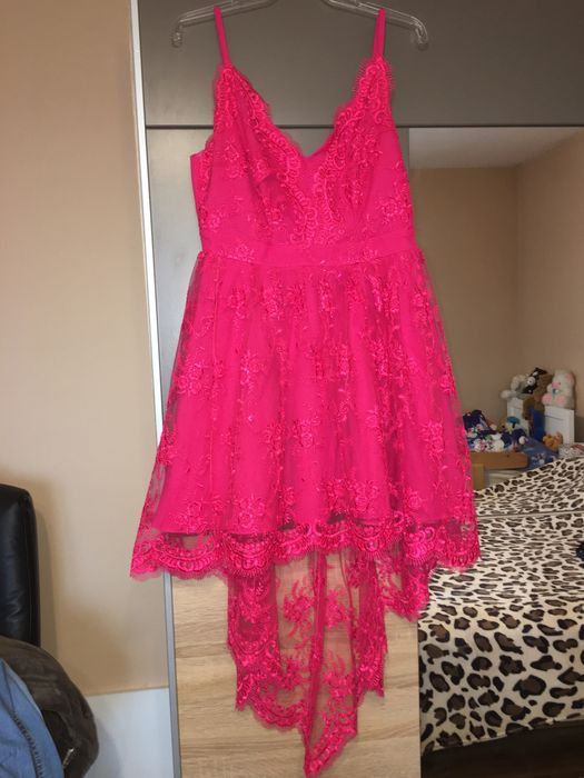 Vand rochie eleganta cu trena