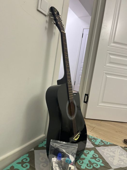 Гитара музыкалная