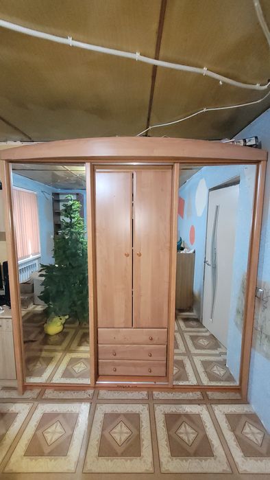 Продам шифоньер купе