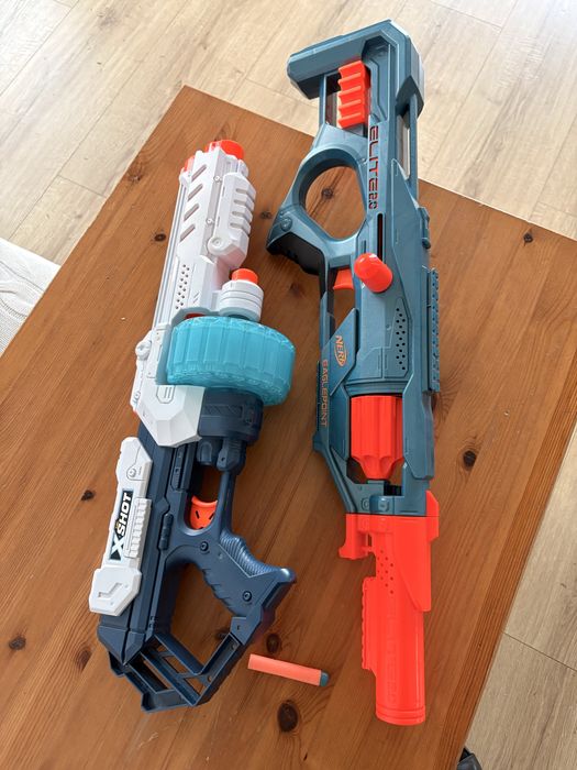 2 jucării pusti NERF originale, stare bună, puțin folosite