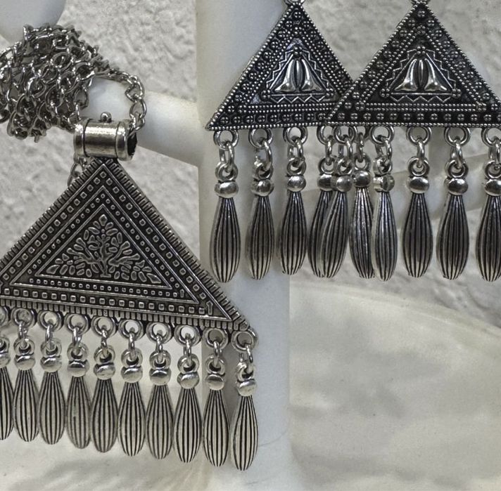 Национальные украшения