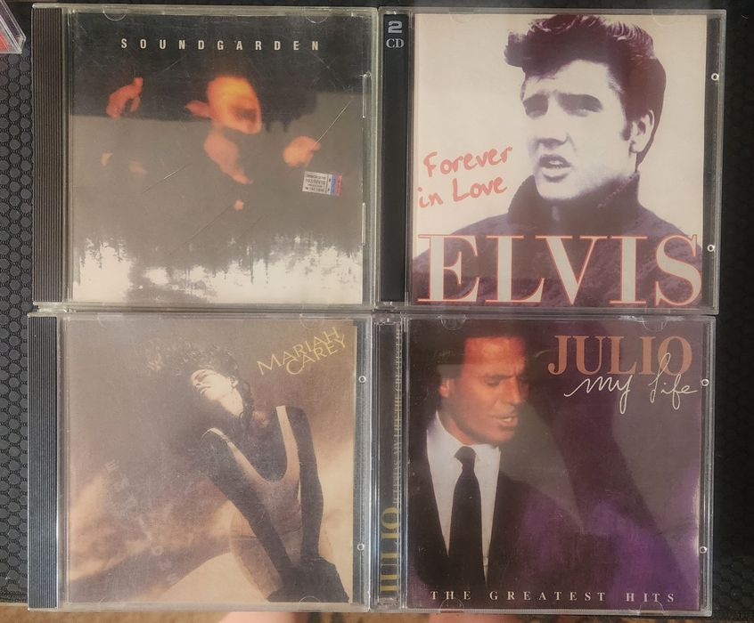 Музыкальные CD диски.