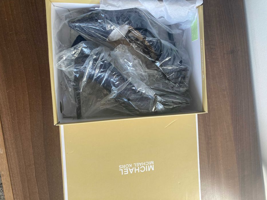 Pantofi piele lac Micheal Kors