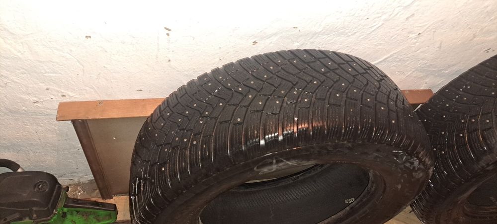 Продам зимние шины на 17