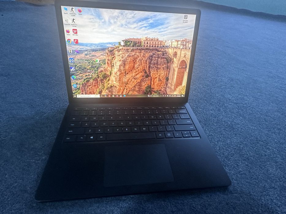 Noutbuk Microsoft Surface 3