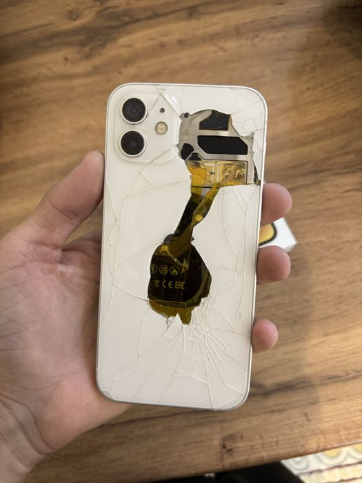 Айфон 12 сатылады