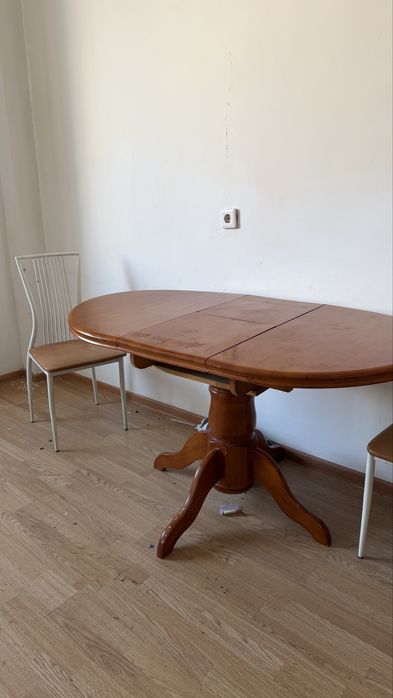 Стол  деревянный