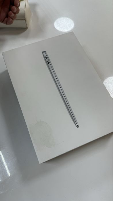 Продам Macbook Air новый