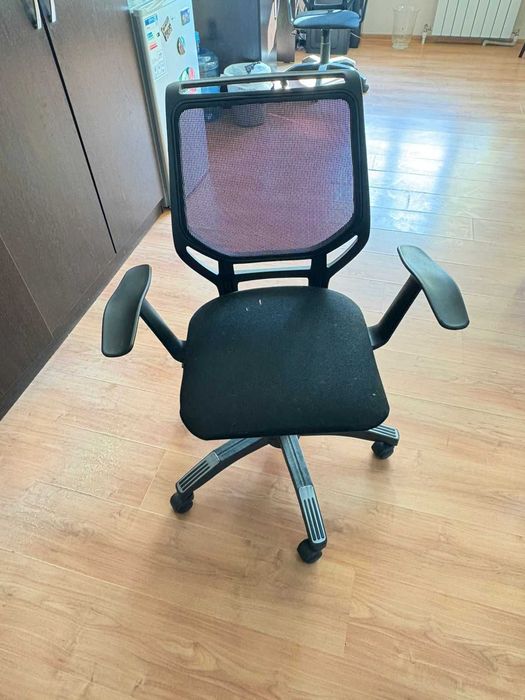 Продам офисные кресла