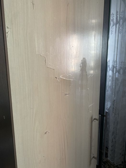 Шкаф большой с зеркалом