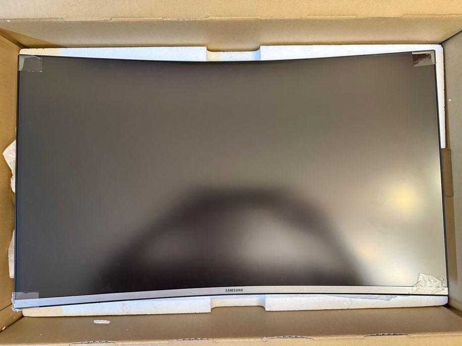 Монитор Samsung 32”