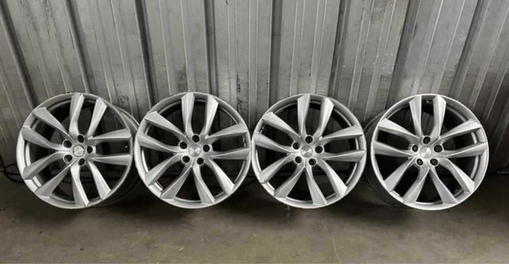 Tesla джанти 21 цола оригинални със сензори