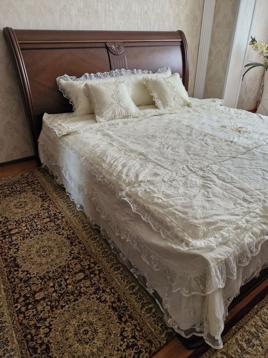 Продаётся кровать двуспальная