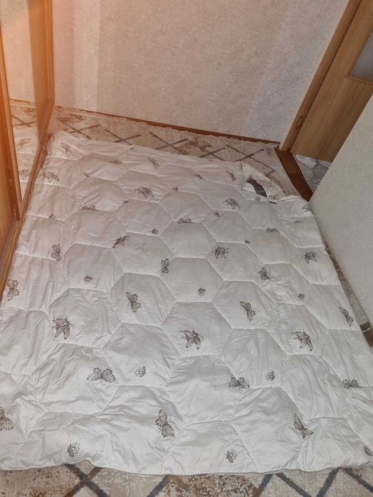 Продаю одеяло, двухспалтное