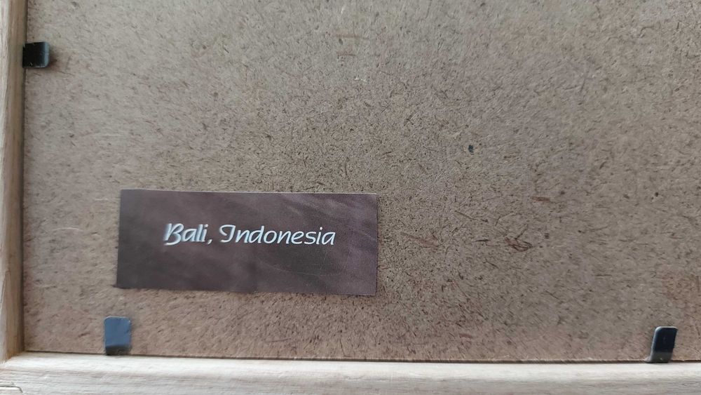 Картини с дървени рамки и стъкло- 3 броя