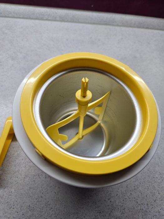 Мороженица для приготовления мороженого