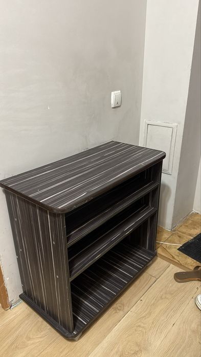 Продам обувницу