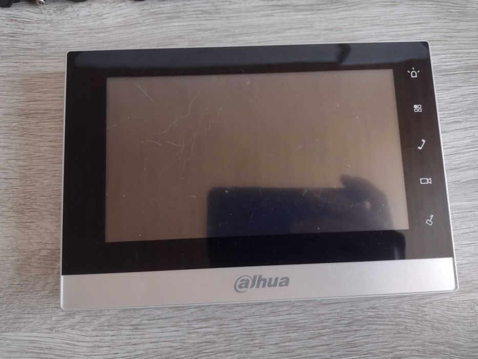 Dahua IP Indoor Monitor и 4 камери звънец