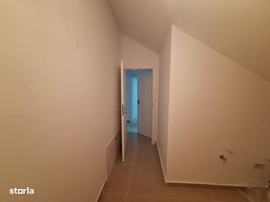 Apartament cu 3 camere- 71 mp utili-bucatarie inchisa- Pozitie excelen
