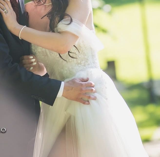 Inchiriez rochie de mireasa