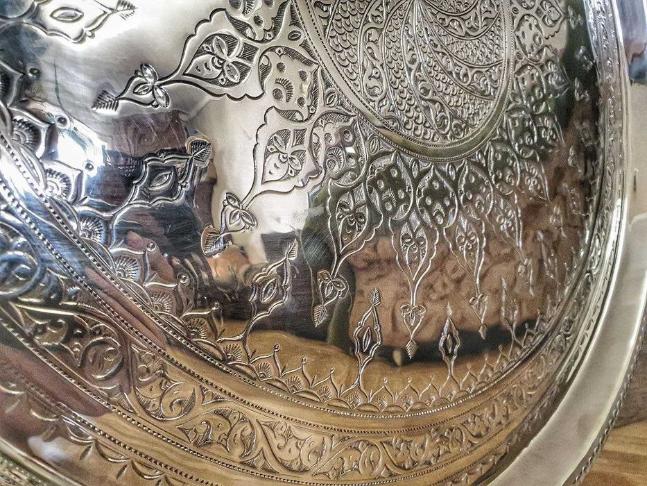 Чеканный поднос кандакори мельхиор