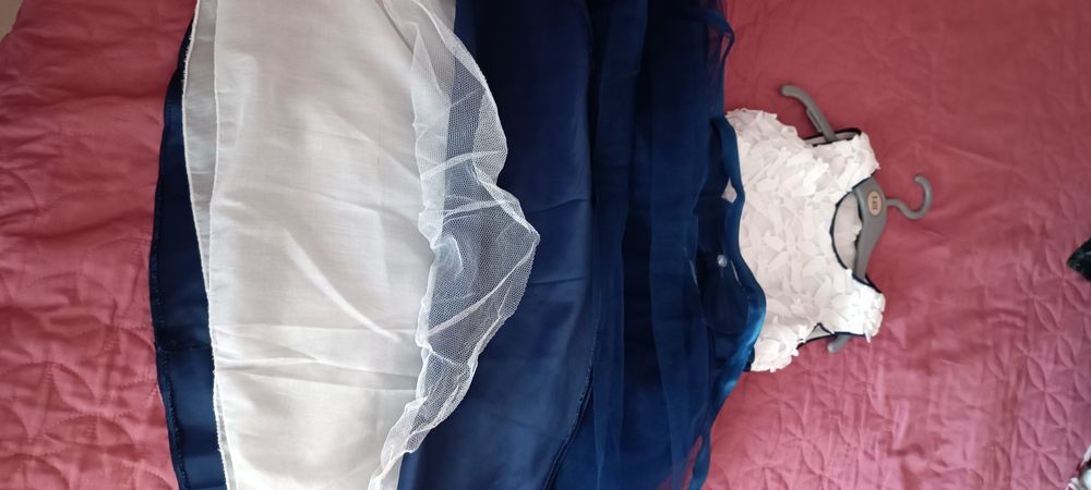 Уникална дълга детска рокля за официален повод 120 р-р