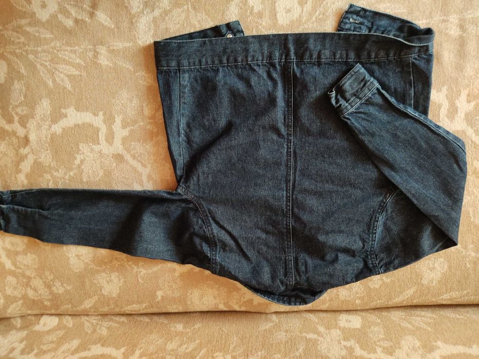 Продам одежду(джинсовую куртку )на мальчика.