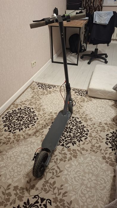 Продам электросамокат Xiomi 365