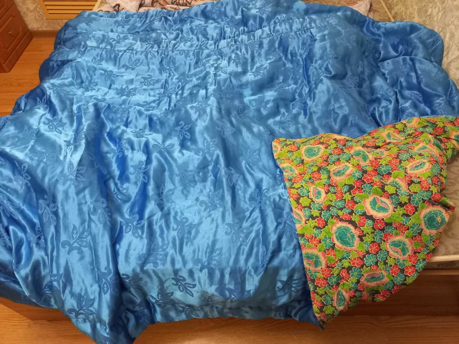 Продам одеяло б/у 2хспальное натуральная овечья шерсть